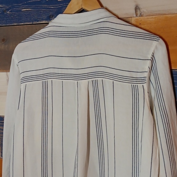 Altar'd State Linen Top M white and blue stripe - Picture 5 of 7